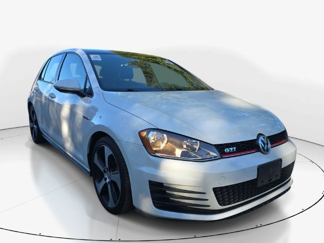 Used 2015 Volkswagen GTI SE FWD image 3