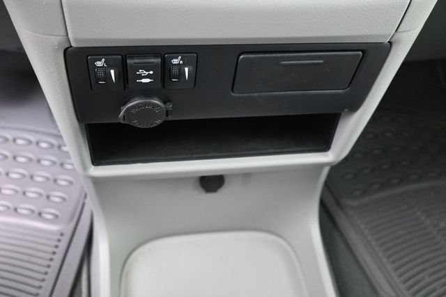 Used 2020 Toyota Sienna XLE FWD image 30