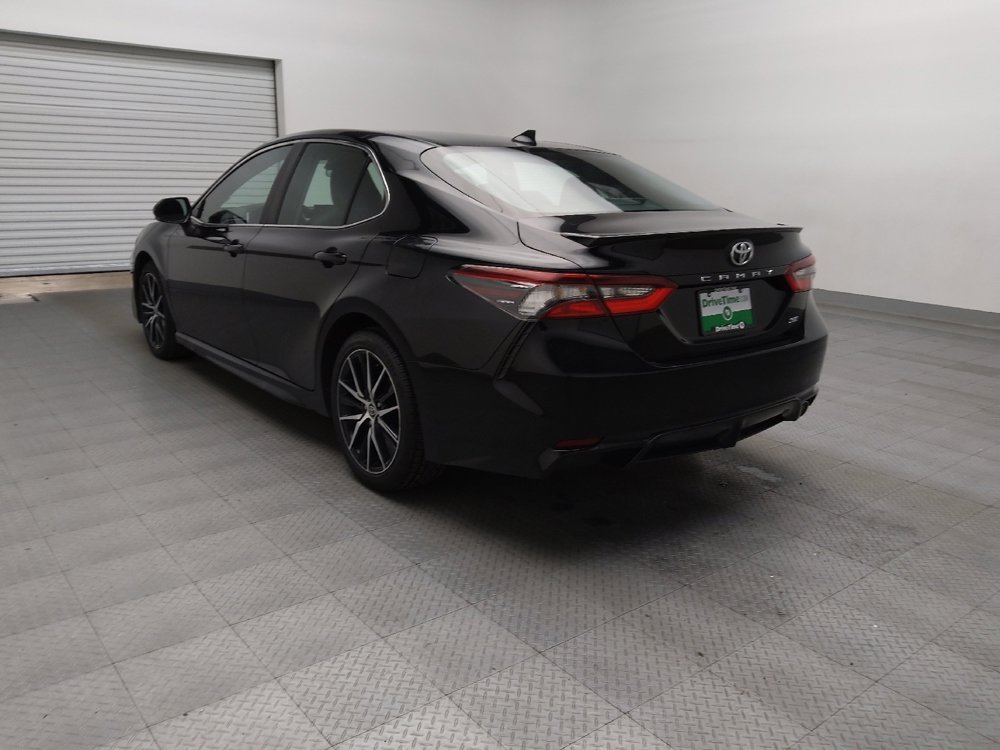 Used 2023 Toyota Camry SE image 5