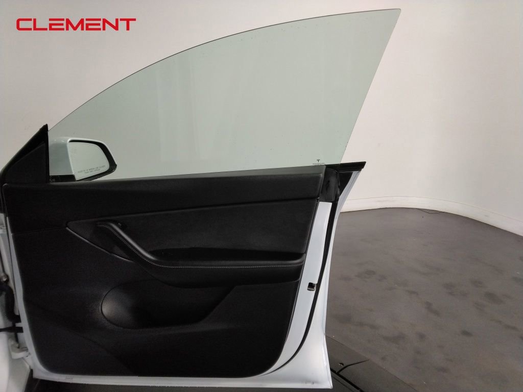 Used 2022 Tesla Model Y Performance image 32