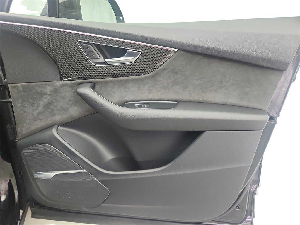 Used 2020 Audi SQ7 Premium Plus w/ S Executive Package image 27