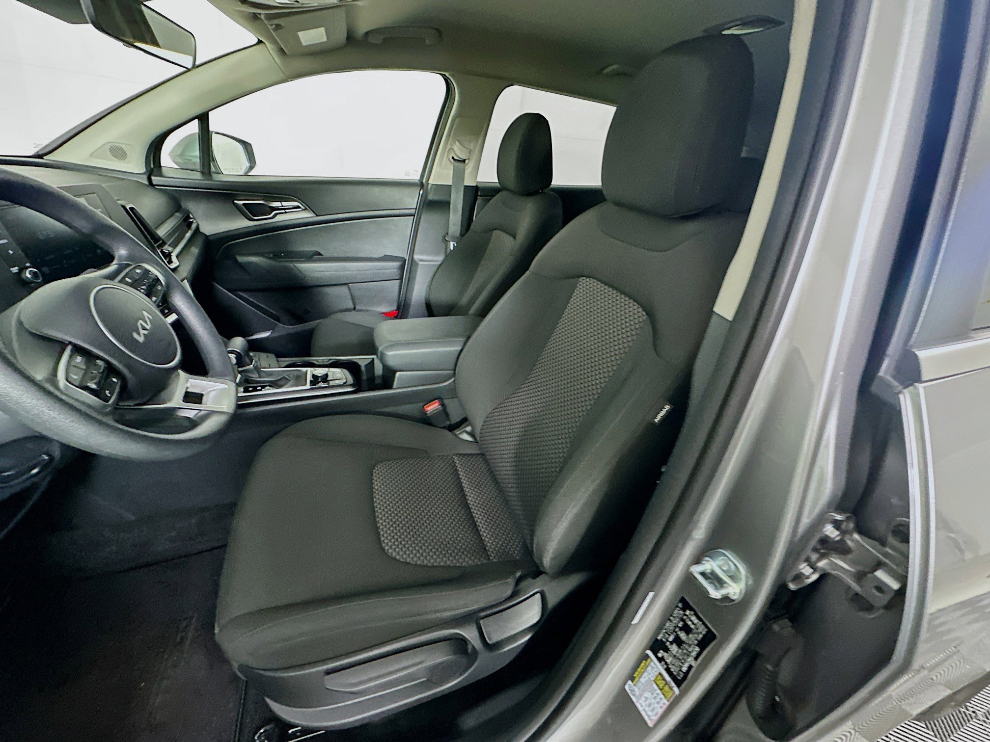 Used 2025 Kia Sportage LX image 13