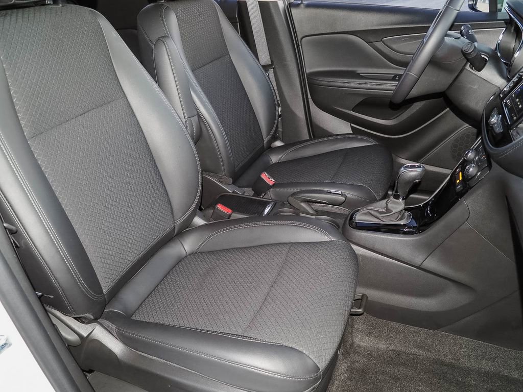 Used 2022 Buick Encore Preferred w/ Safety Package image 17