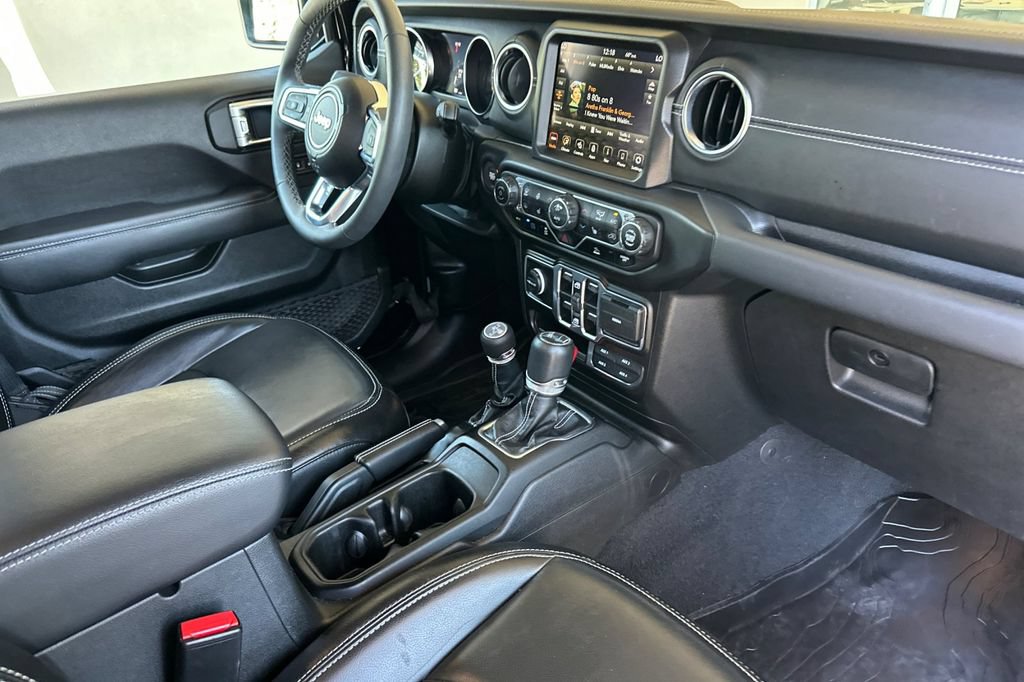 Used 2023 Jeep Wrangler Unlimited Sahara w/ Cold Weather Group AWD/4WD image 12