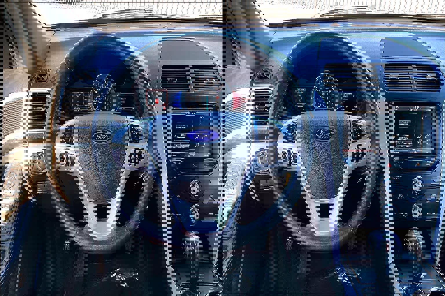 Used 2015 Ford Explorer XLT w/ Equipment Group 202A image 5