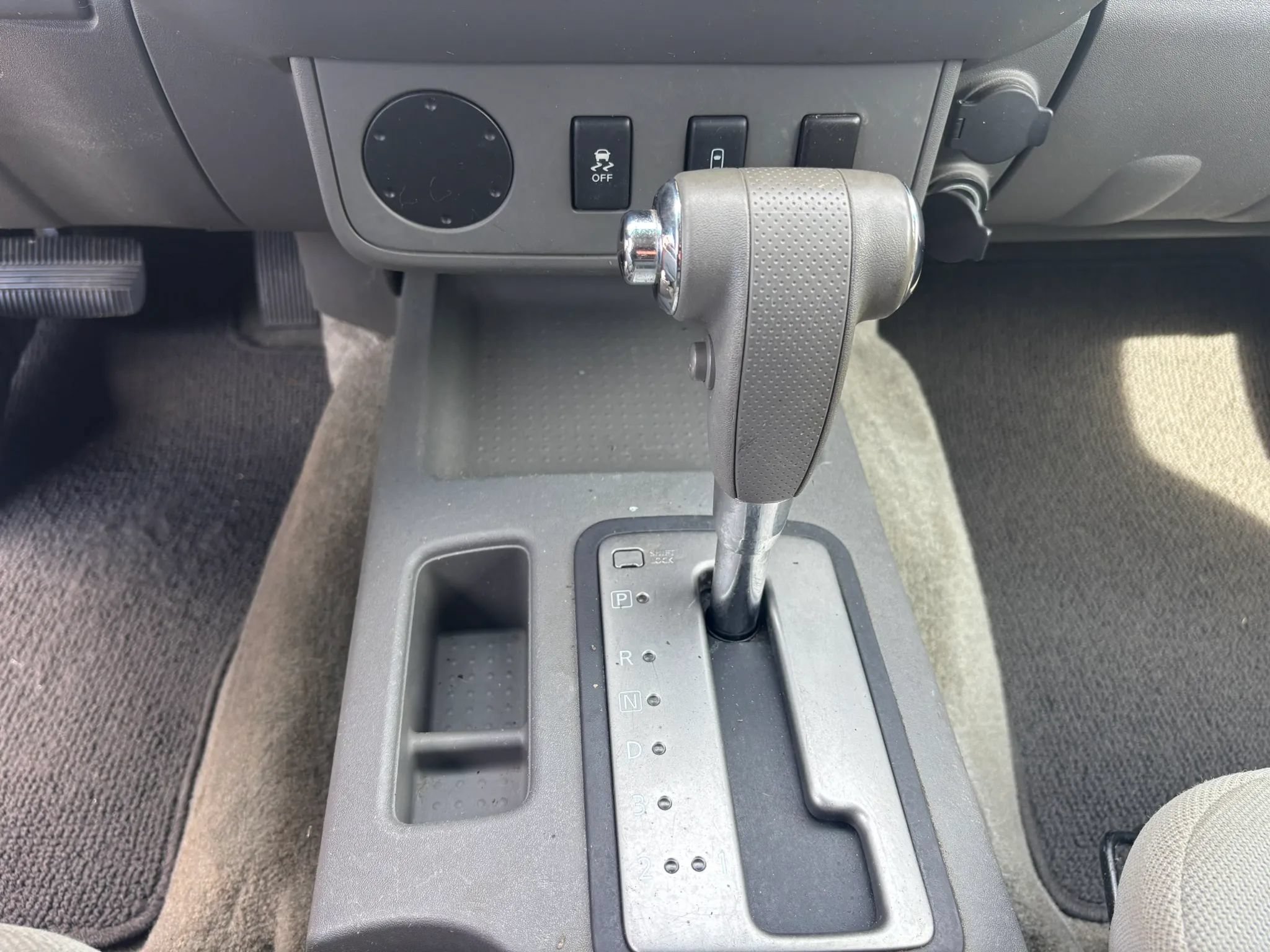 Used 2013 Nissan Frontier SV w/ SV Value Truck Pkg RWD image 18