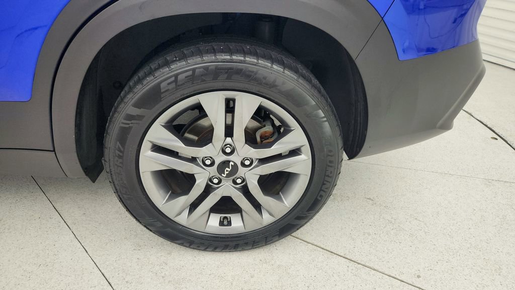 Used 2023 Kia Seltos LX image 28