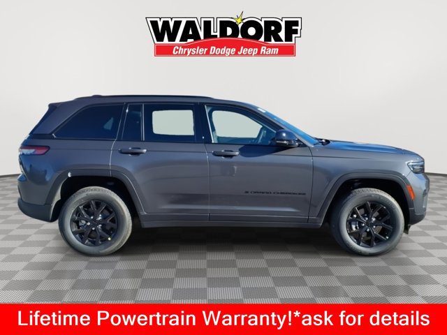 New 2025 Jeep Grand Cherokee 4WD image 2
