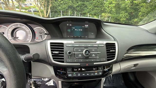Used 2017 Honda Accord LX image 27
