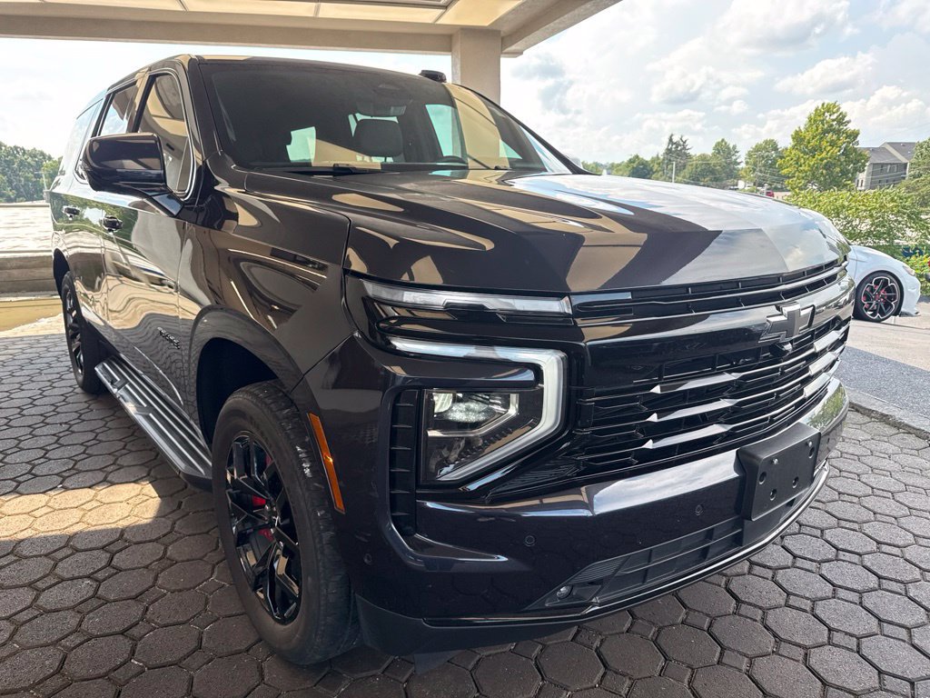 Used 2025 Chevrolet Tahoe RST w/ RST Performance Edition AWD/4WD image 4