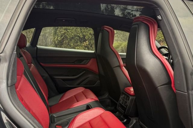 Used 2022 Porsche Taycan 4 Cross Turismo image 41