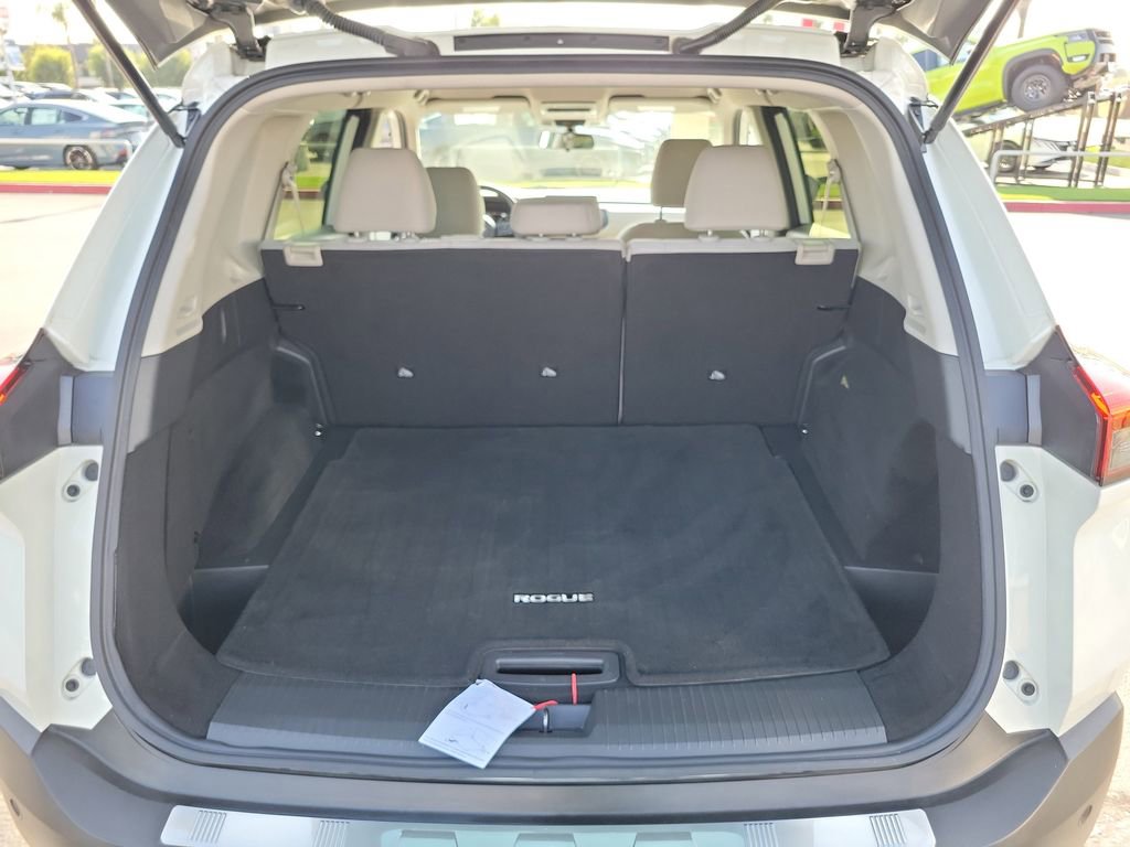 Used 2023 Nissan Rogue SV FWD image 28