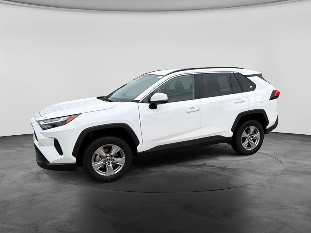 Used 2025 Toyota RAV4 XLE FWD image 5