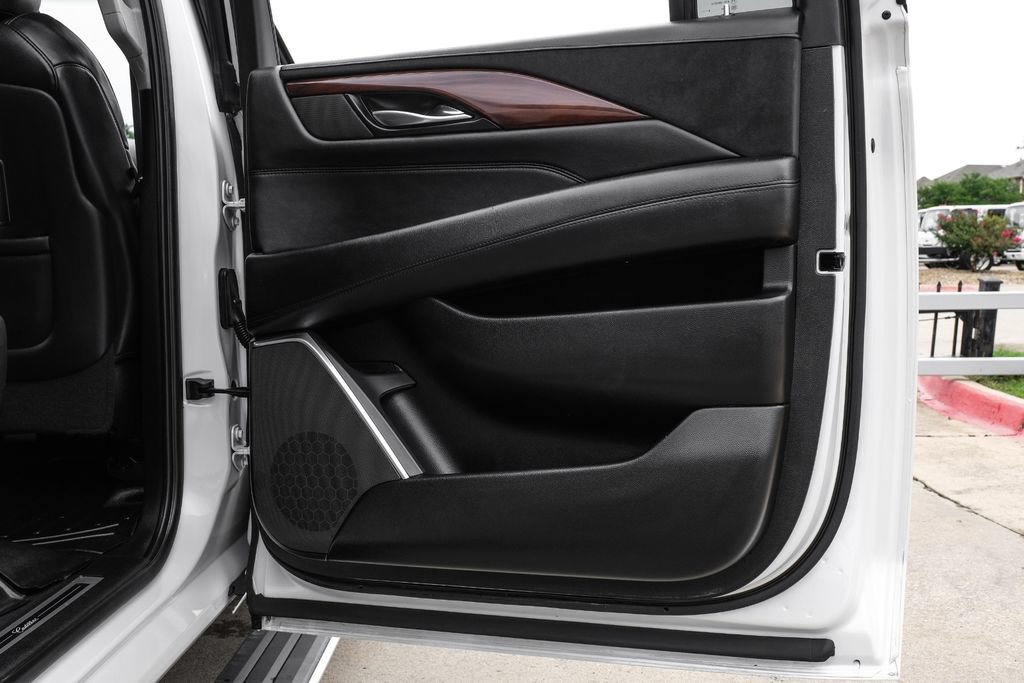 Used 2019 Cadillac Escalade ESV Premium Luxury RWD image 50