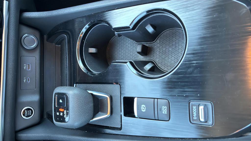 Used 2022 Nissan Rogue S image 16