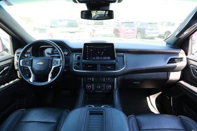 Used 2023 Chevrolet Suburban Premier image 32