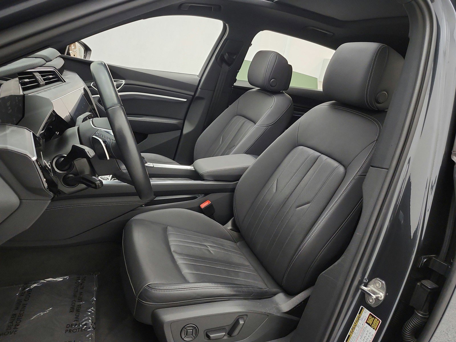 Used 2023 Audi e-tron Premium Plus w/ Premium Plus Package AWD/4WD image 10