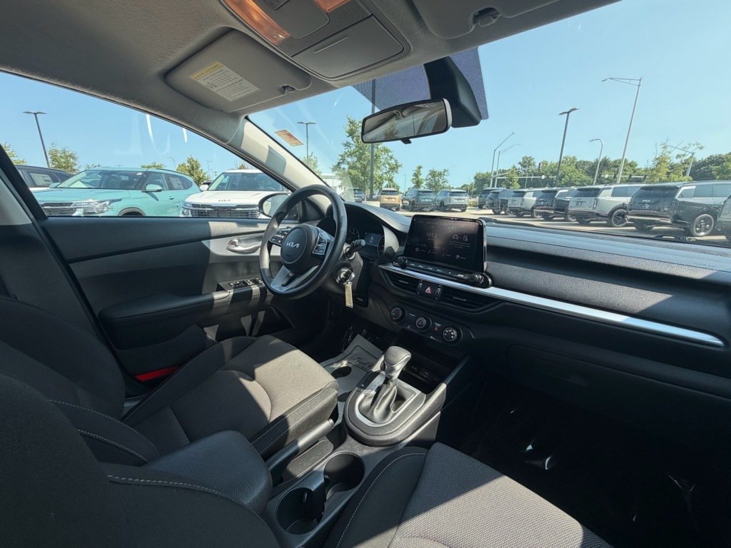 Used 2024 Kia Forte LXS w/ LXS Technology Package FWD image 9