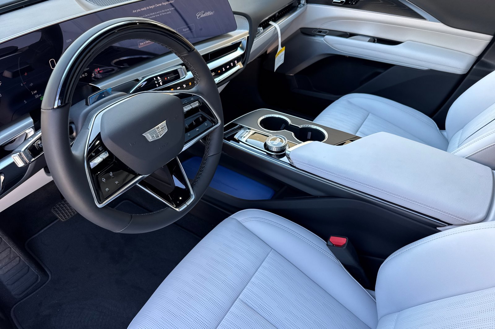 New 2026 Cadillac Lyriq Premium Sport w/ LPO, Floor Liner Package AWD/4WD image 10