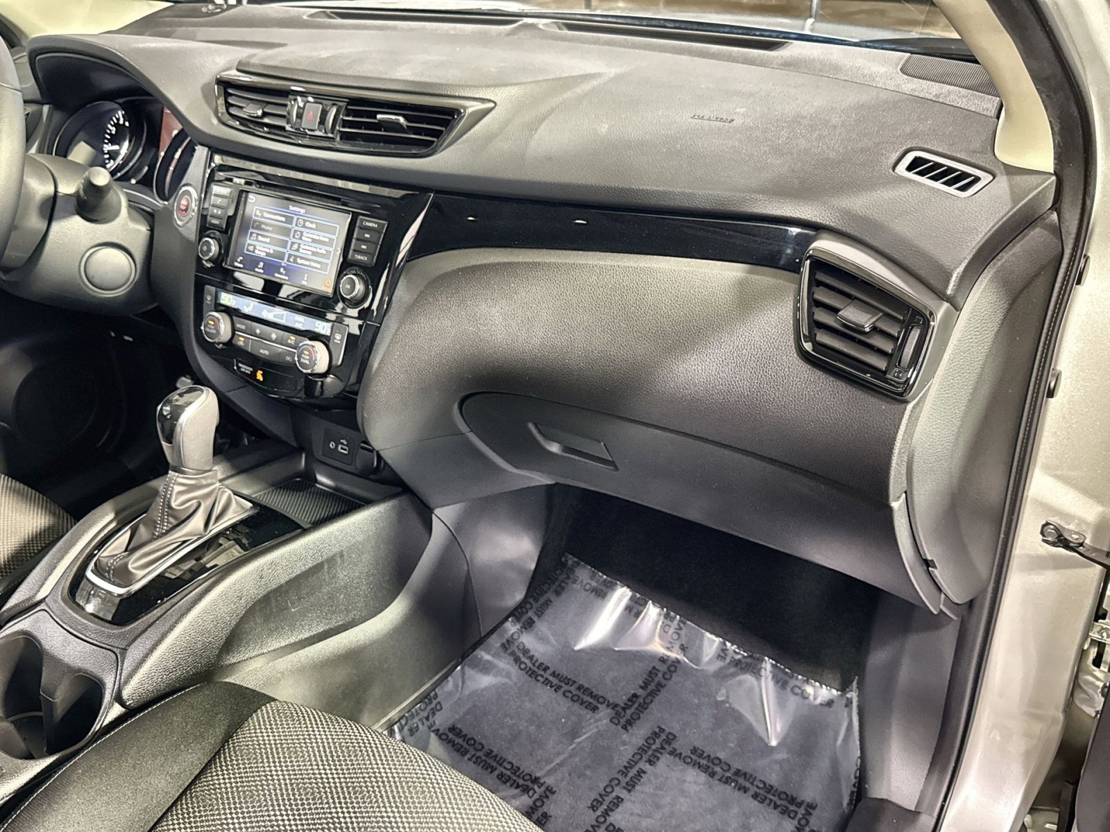 Used 2022 Nissan Rogue Sport SV image 37