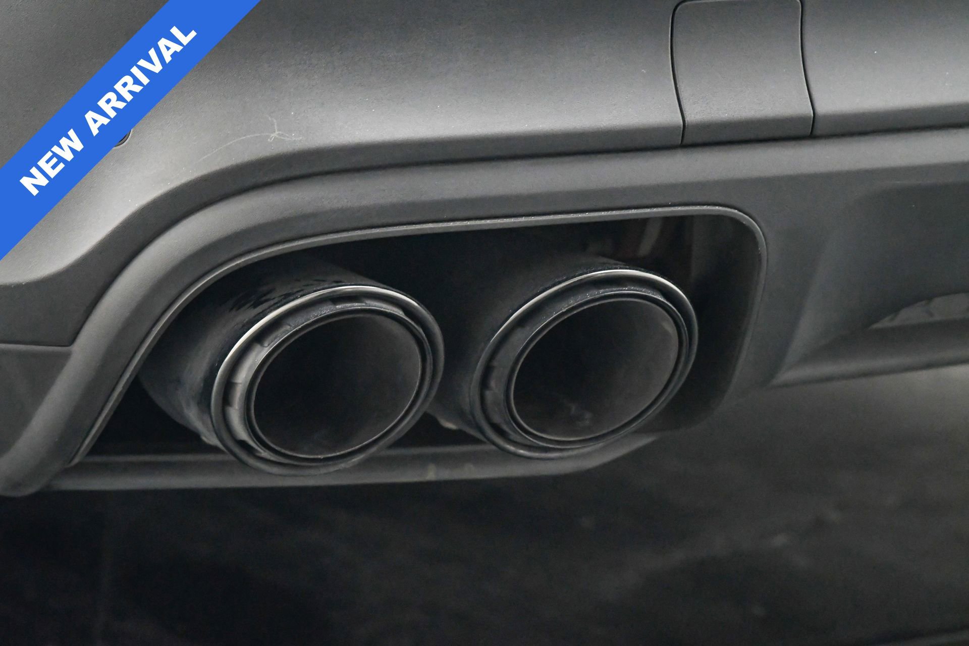 Used 2023 Porsche Cayenne Platinum Edition image 23