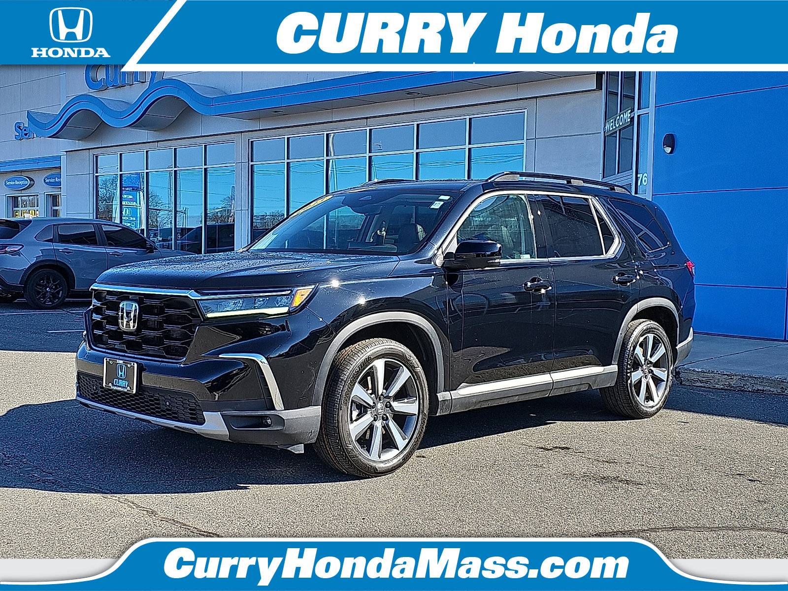 Used 2023 Honda Pilot Touring image 1