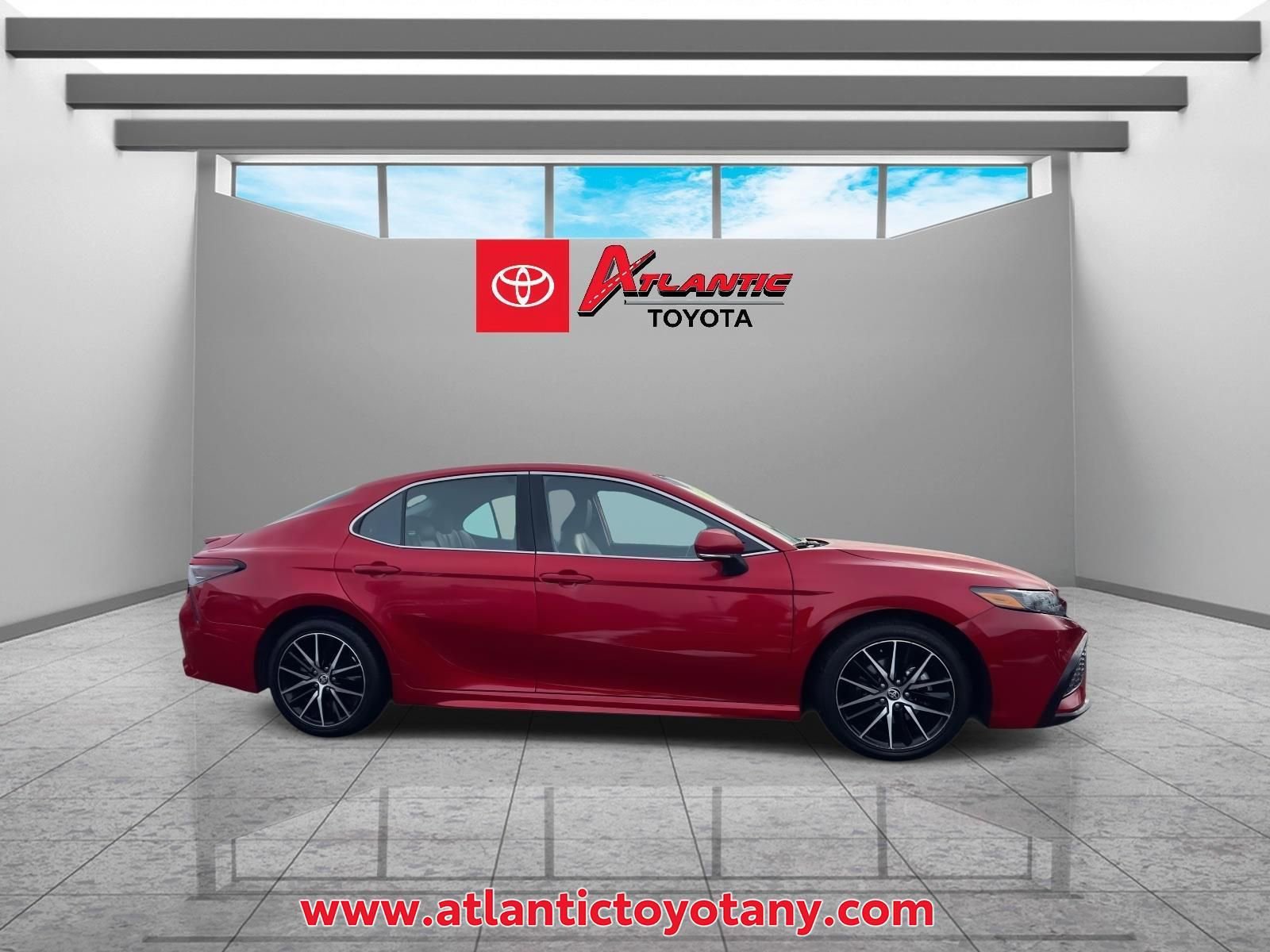 Used 2023 Toyota Camry SE image 6