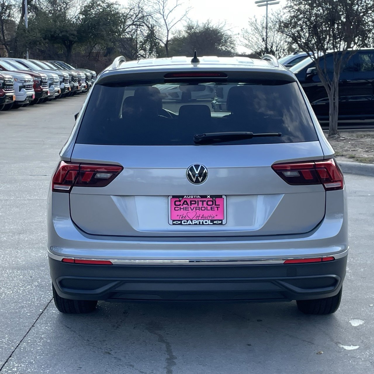 Used 2024 Volkswagen Tiguan SE image 5