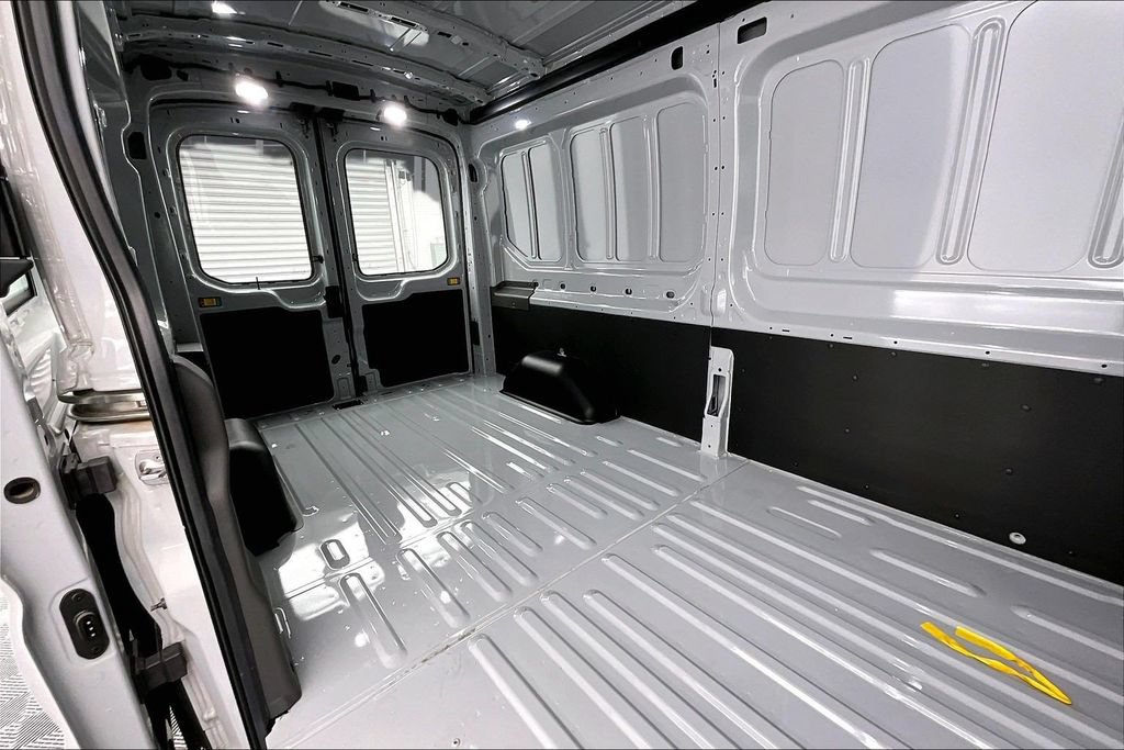 New 2023 Ford E-Transit Medium Roof RWD image 10