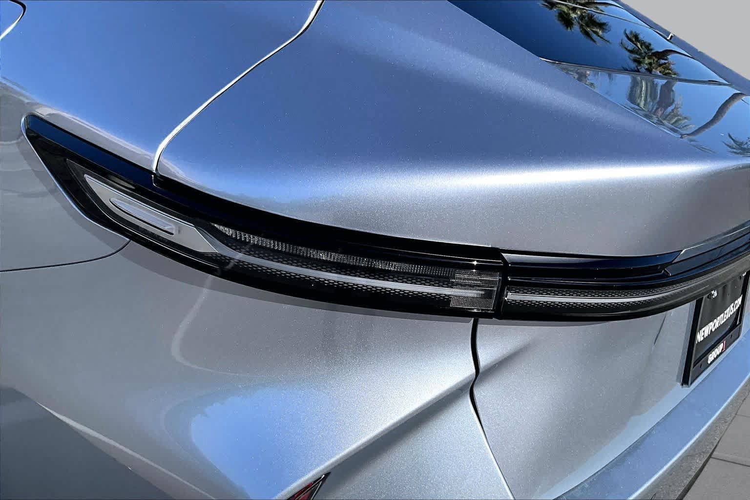 New 2026 Lexus ES 350h w/ Convenience Package FWD image 12