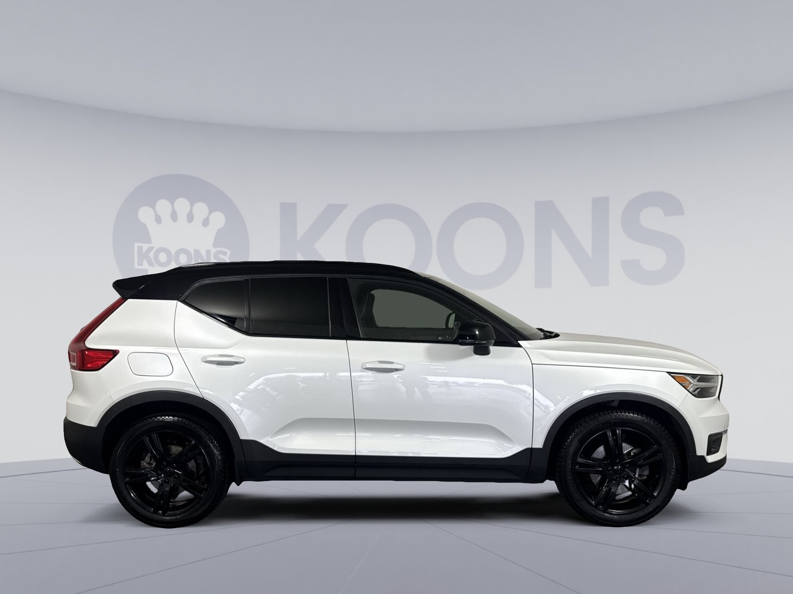Used 2020 Volvo XC40 T5 R-Design AWD/4WD image 8