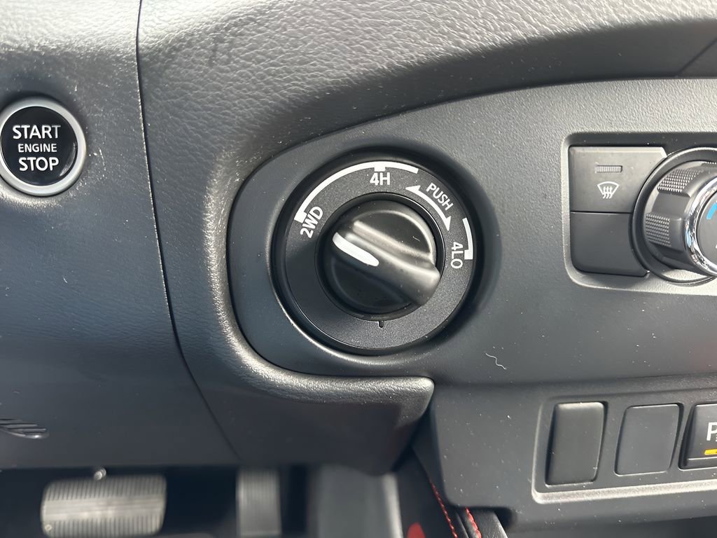 Used 2023 Nissan Frontier PRO-4X w/ Technology Package image 22