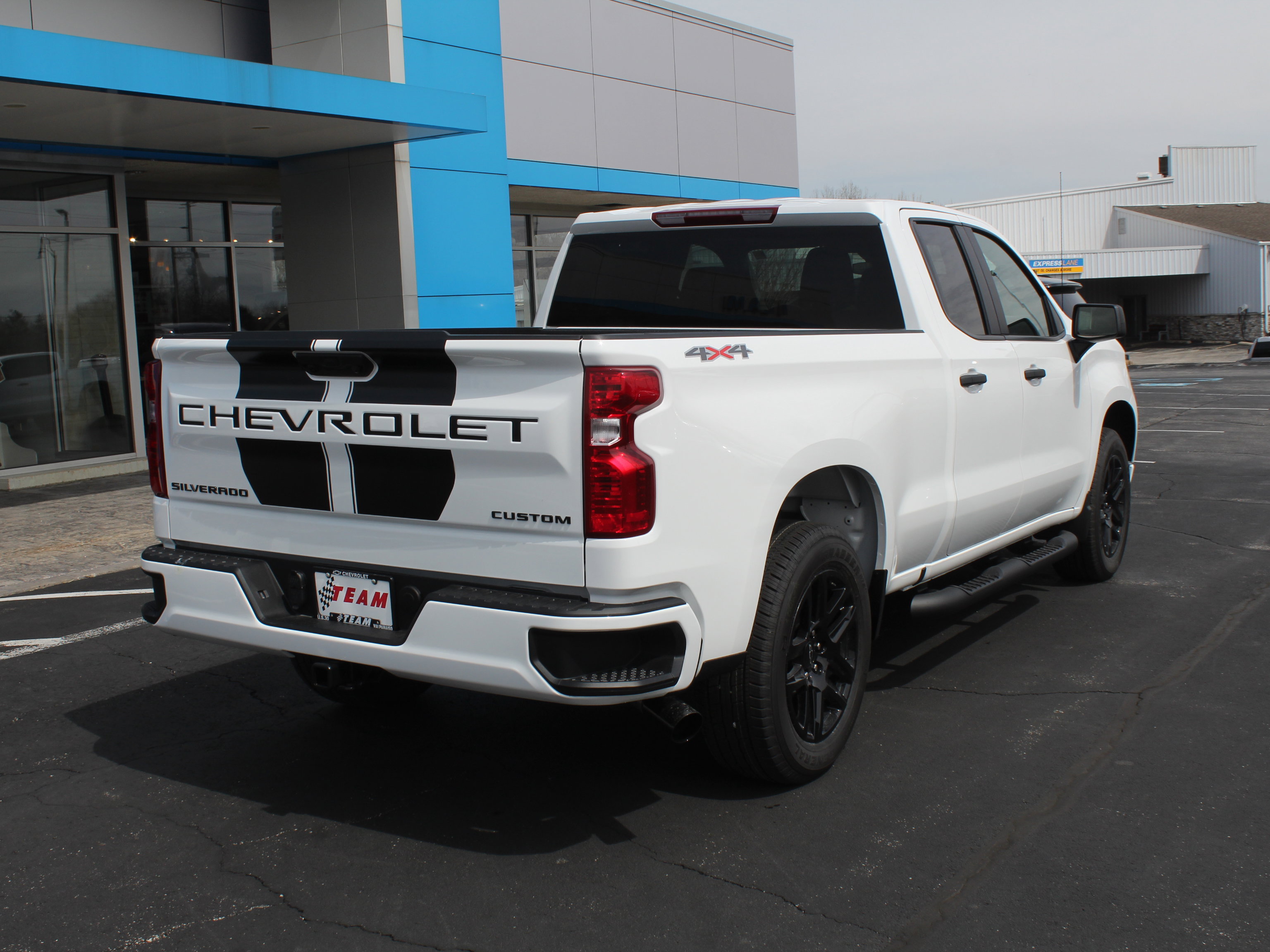 New 2026 Chevrolet Silverado 1500 Custom w/ Rally Edition AWD/4WD image 4
