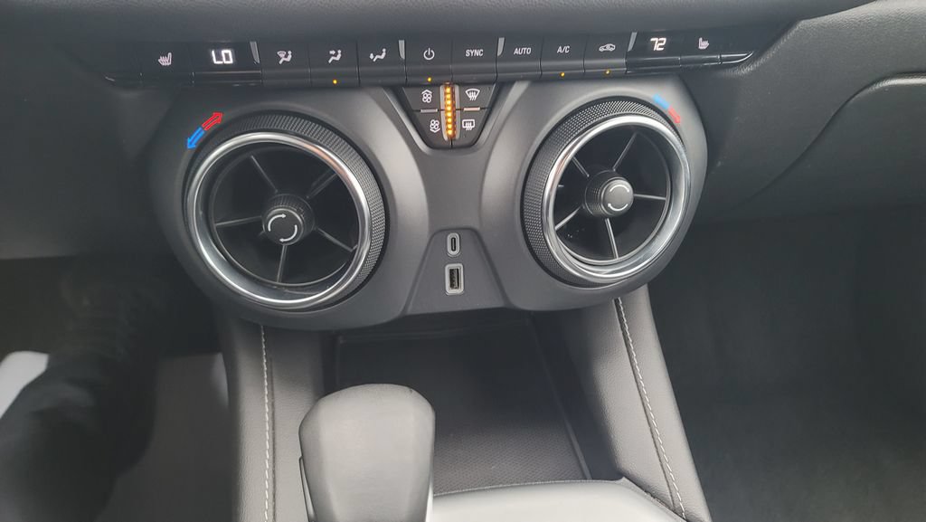 Used 2024 Chevrolet Blazer LT FWD image 22