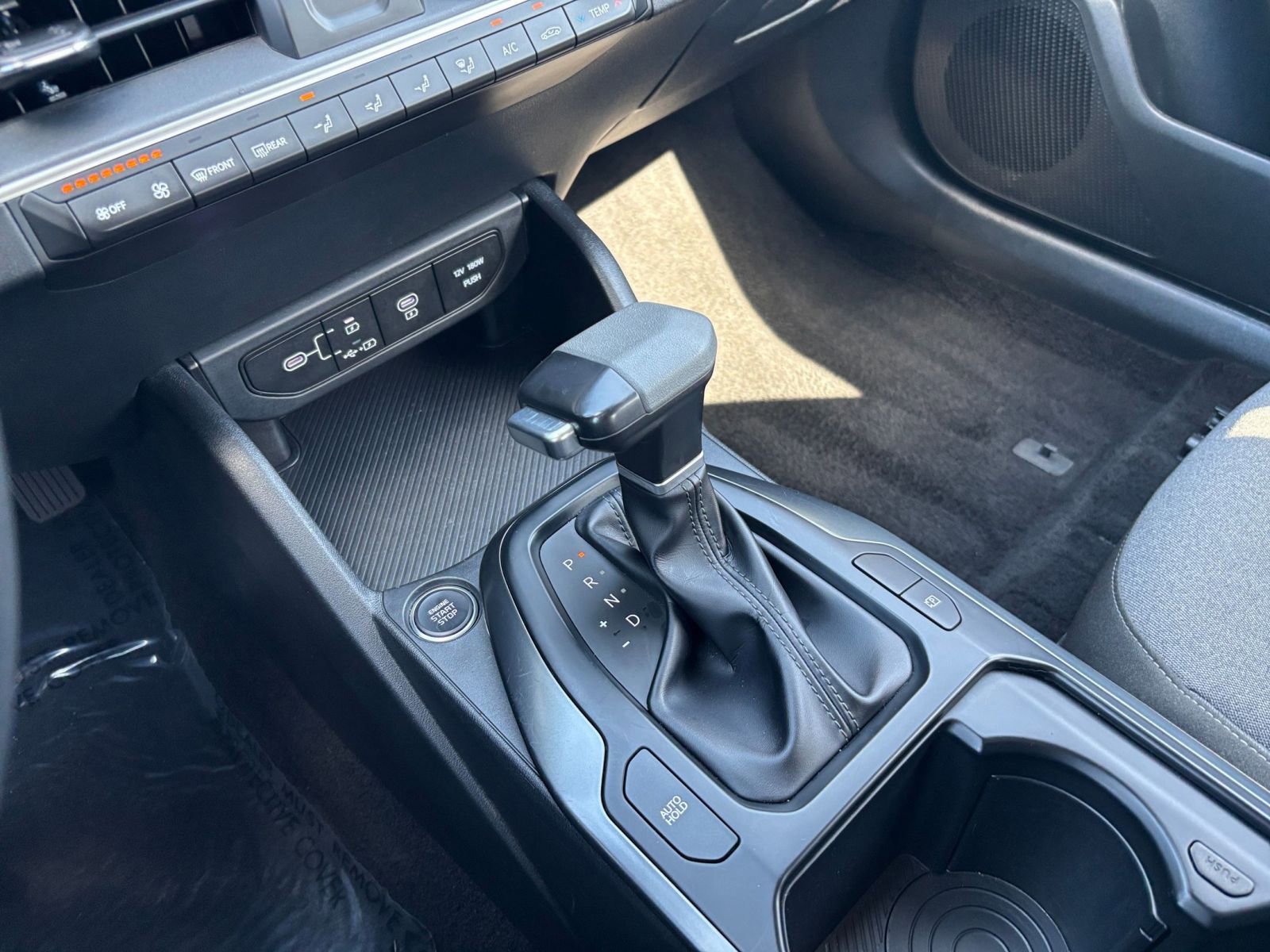 Used 2025 Kia K4 FWD image 40