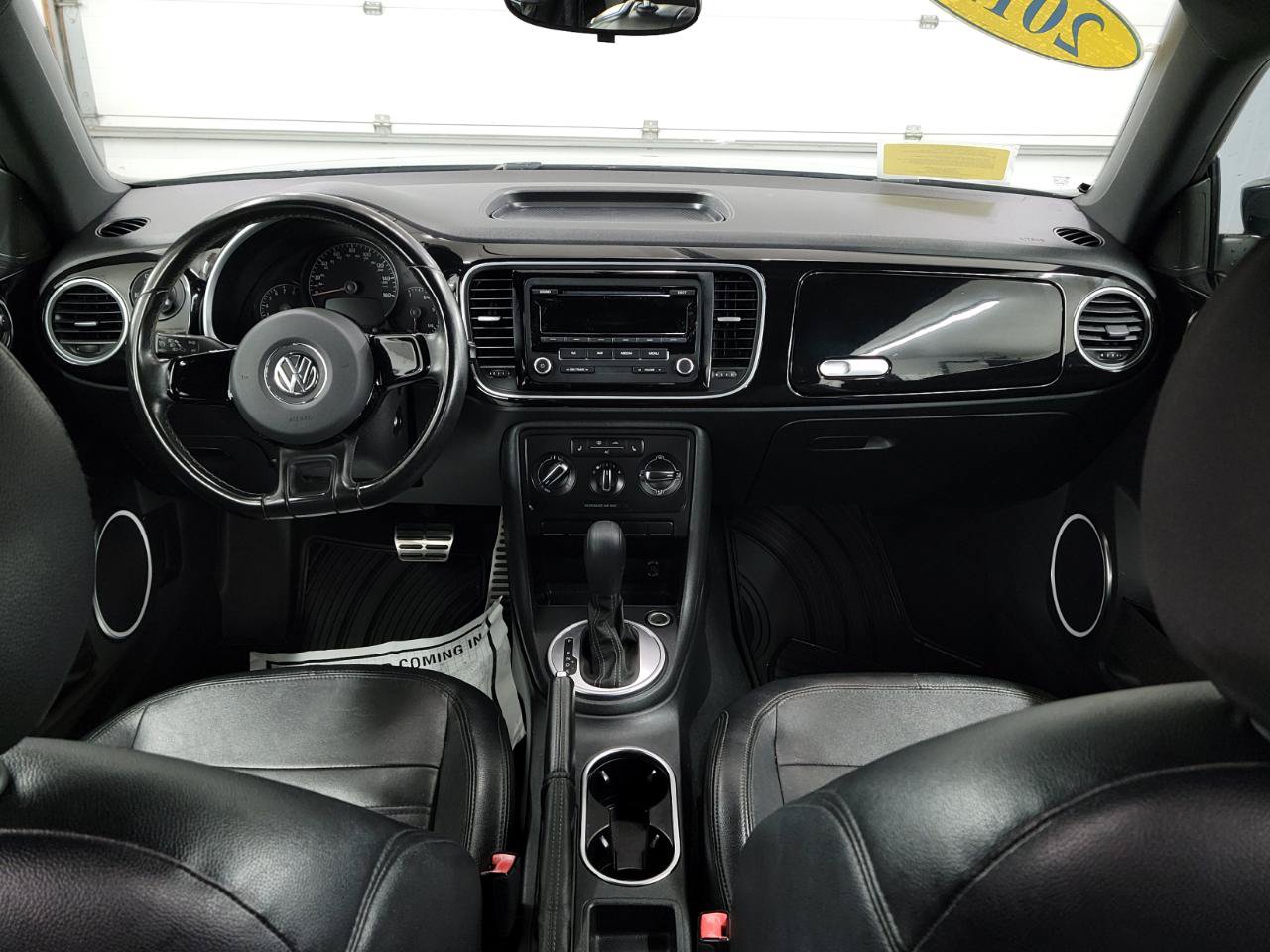Used 2012 Volkswagen Beetle 2.0T FWD image 22