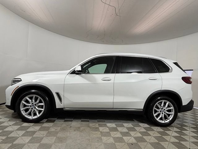 Used 2022 BMW X5 xDrive40i w/ Climate Comfort Package AWD/4WD image 4