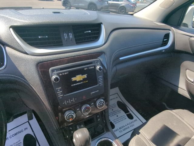 Used 2017 Chevrolet Traverse LT w/ Style and Technology Package FWD image 16