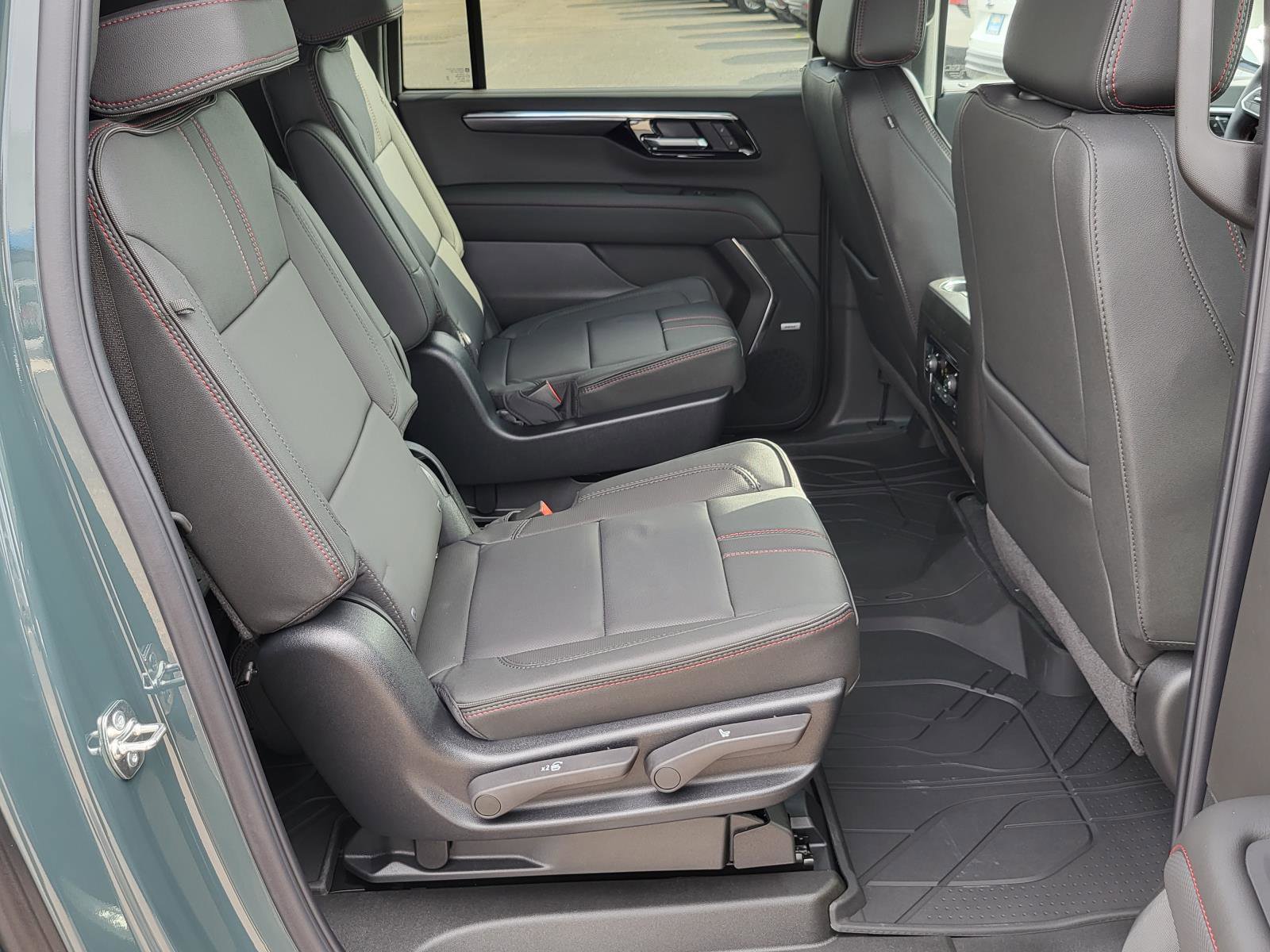 New 2026 Chevrolet Suburban RST w/ Comfort Package image 11