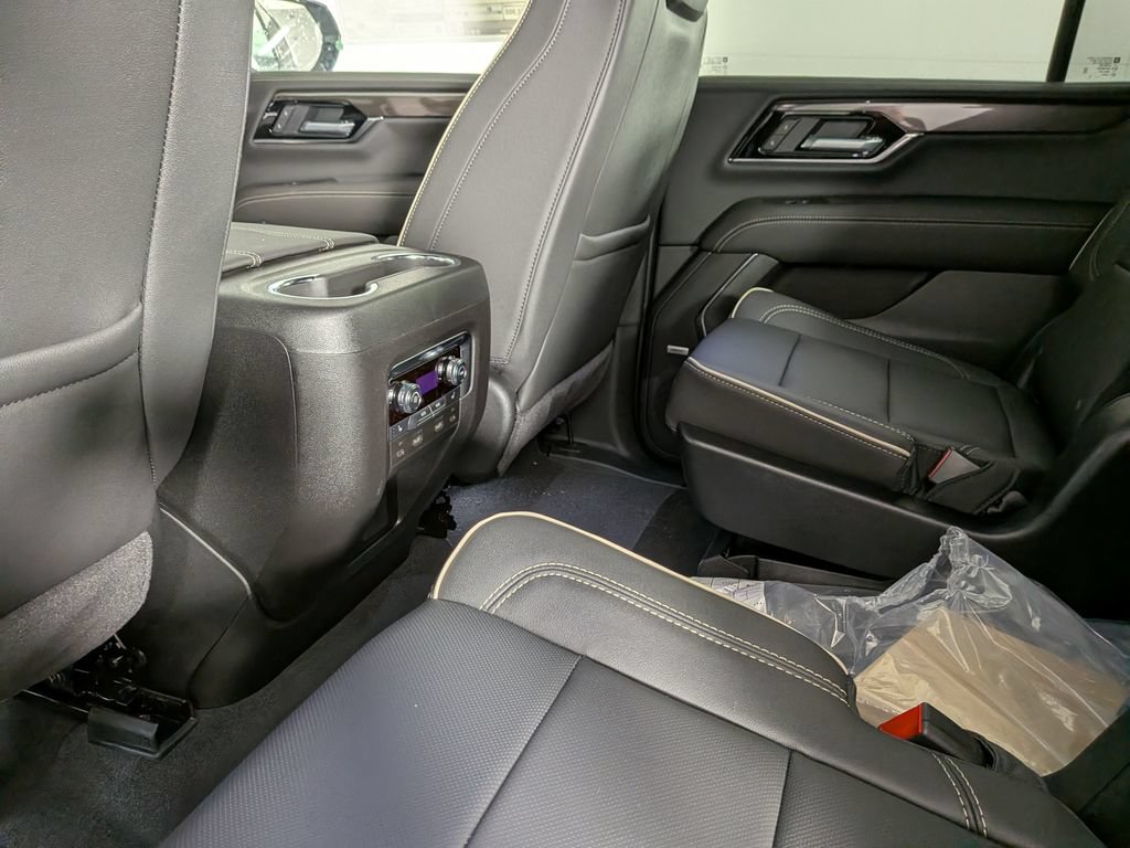 New 2026 GMC Yukon Elevation w/ Elevation Premium Package AWD/4WD image 33
