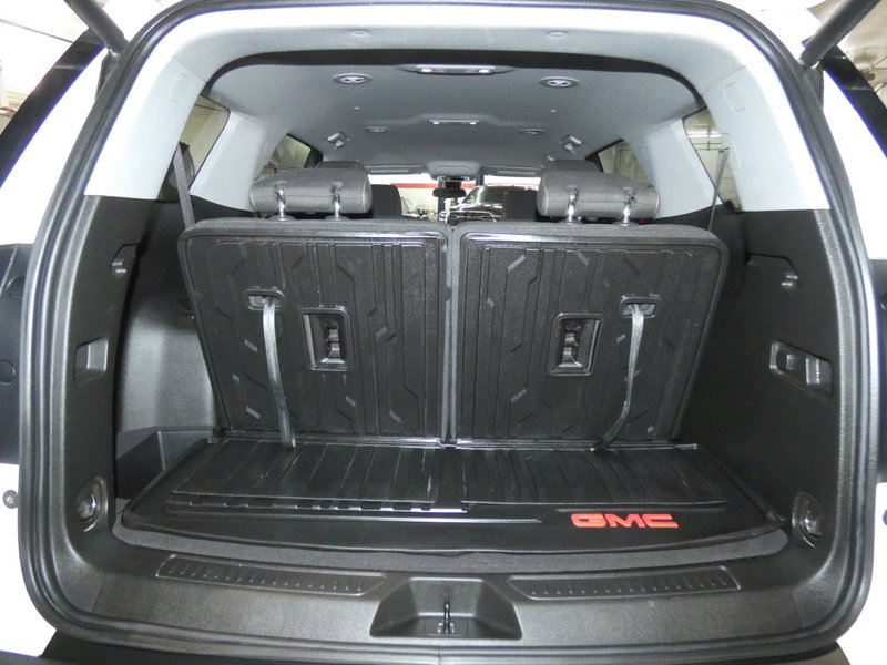 Used 2023 GMC Acadia SLE w/ Driver Convenience Package image 6