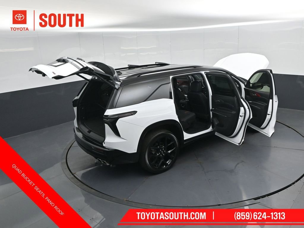 Used 2024 Chevrolet Traverse RS AWD/4WD image 46