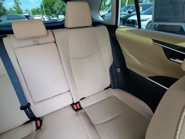 Used 2025 Toyota RAV4 XLE FWD image 6