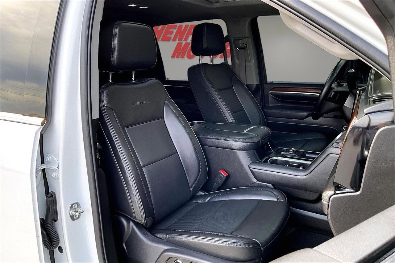 Used 2025 GMC Sierra 3500 Denali w/ Denali Reserve Package image 30