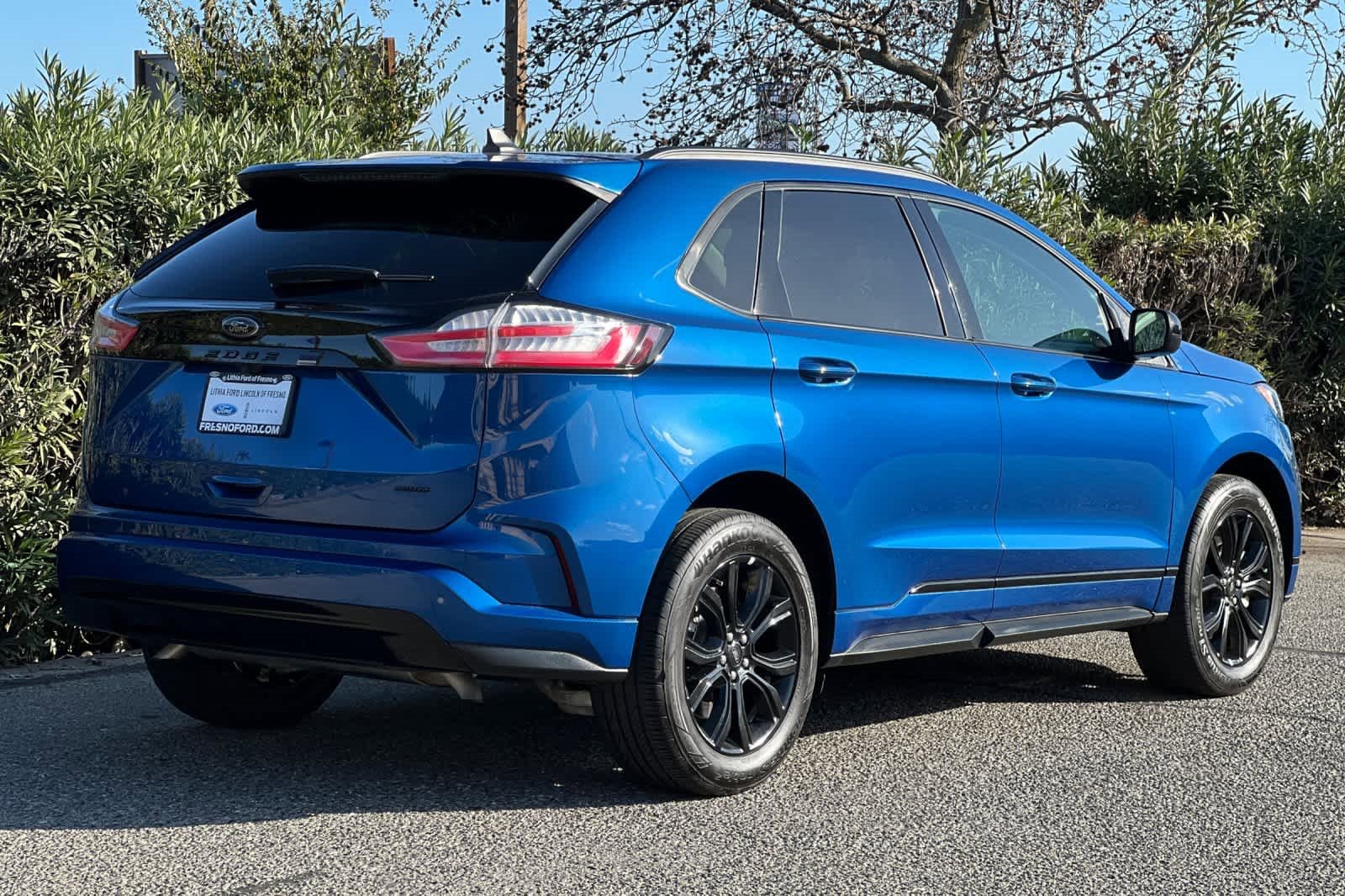 Certified 2024 Ford Edge SE w/ Black Appearance Package image 2