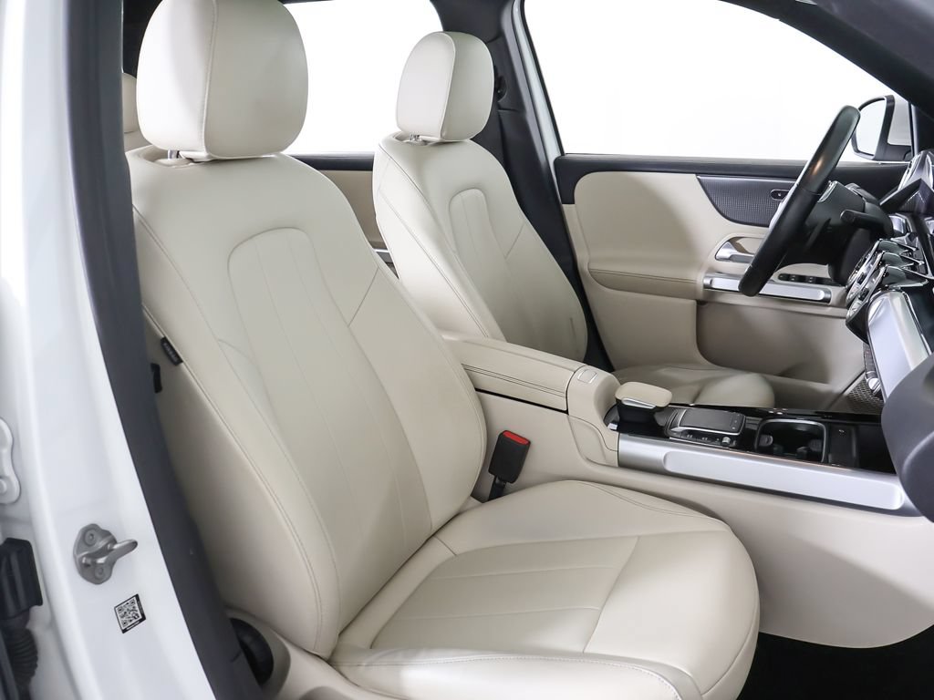 Used 2022 Mercedes-Benz GLB 250 4MATIC image 31