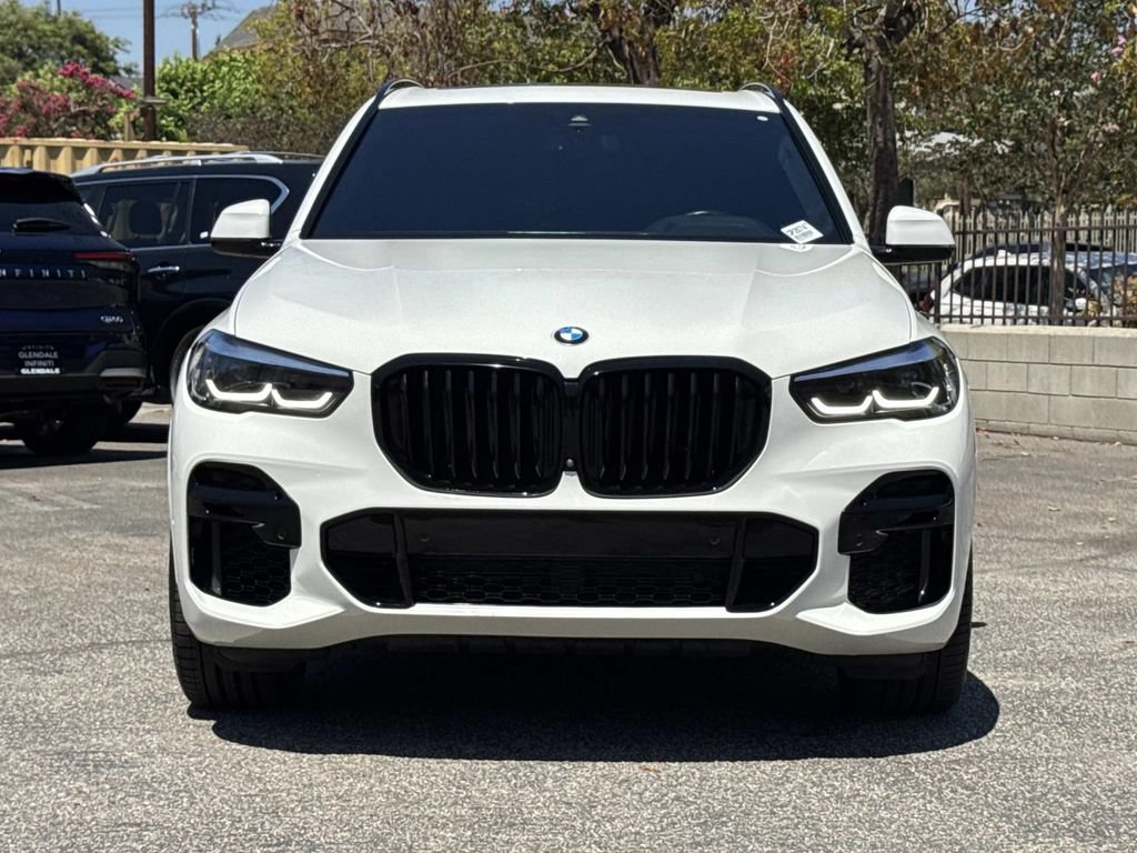 Used 2023 BMW X5 sDrive40i w/ M Sport Package RWD image 2