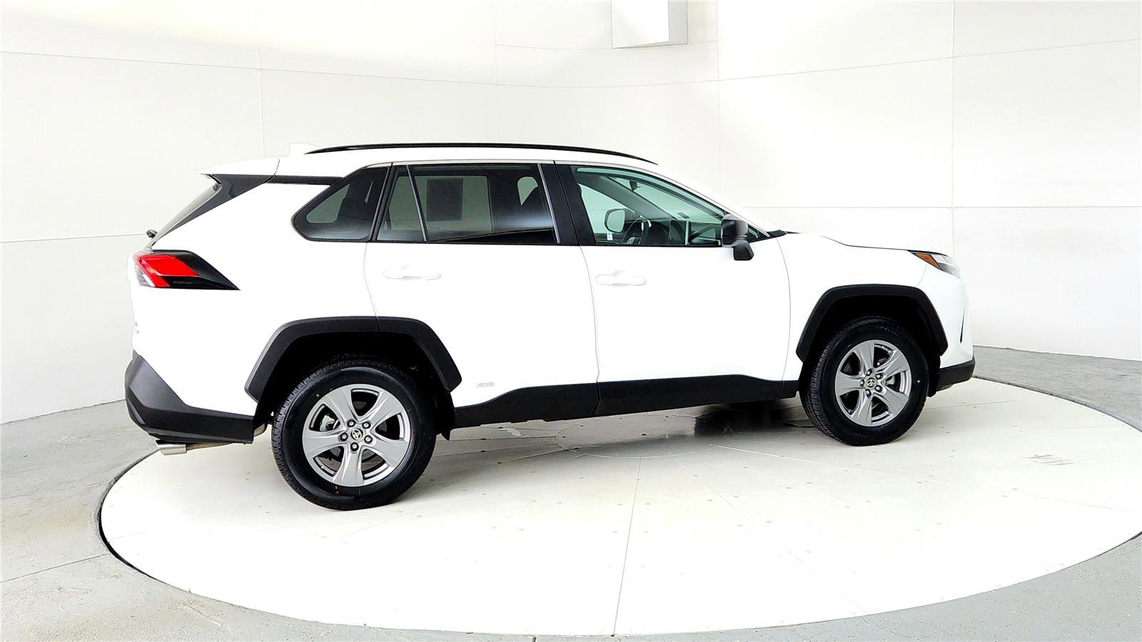 Certified 2024 Toyota RAV4 LE AWD/4WD image 6