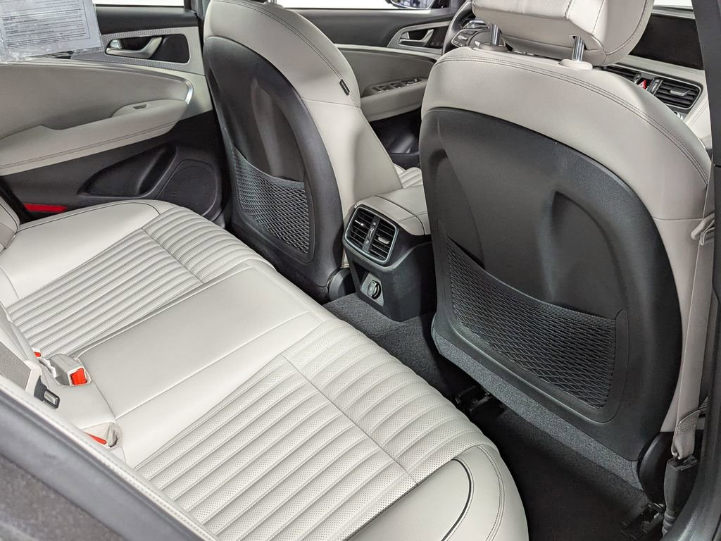 Used 2023 Genesis G70 2.0T w/ Sport Prestige Package image 39