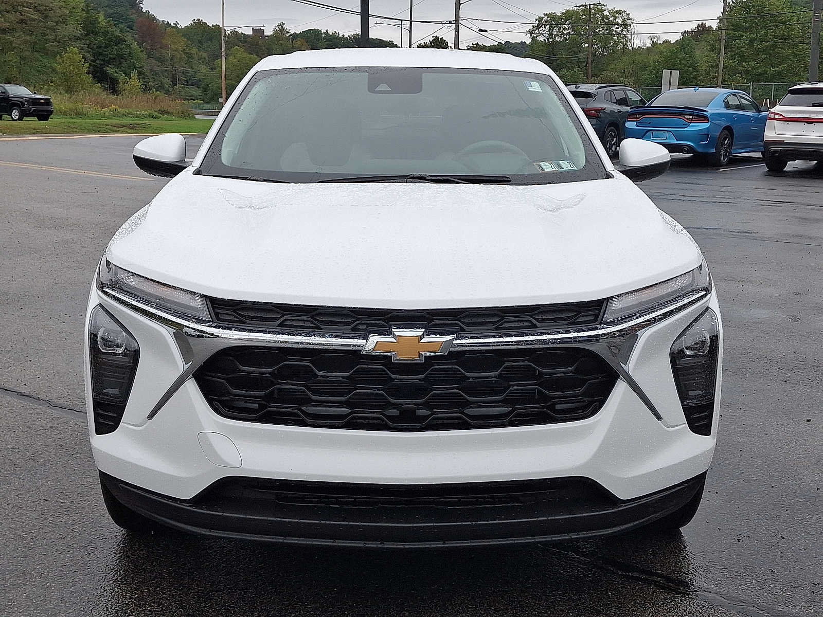 Used 2025 Chevrolet Trax LS w/ LS Convenience Package FWD image 2
